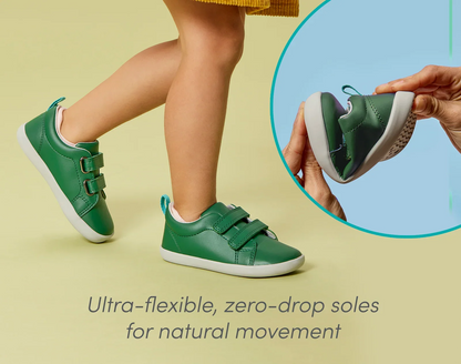 Split view of ultra-flexible, zero-drop soles of Ten Little Everyday Original - Emerald Green. Available at www.tenlittle.com